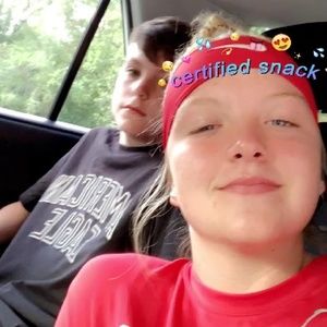 Meet your Posher, Brooke